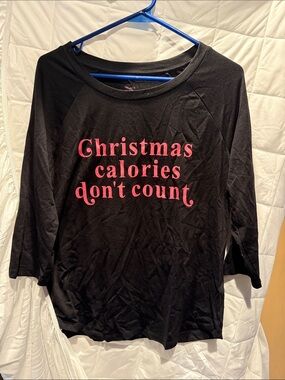 BNWT Ricki's black raglan-style top "Christmas calories don't count".